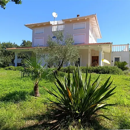 Vila Luca *